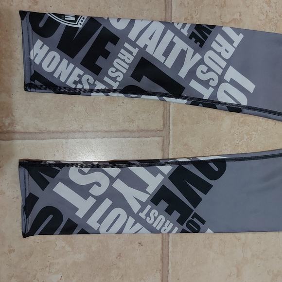 High waisted leggings! - Picture 2 of 5